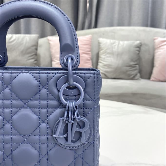 2025228Y700P222951962