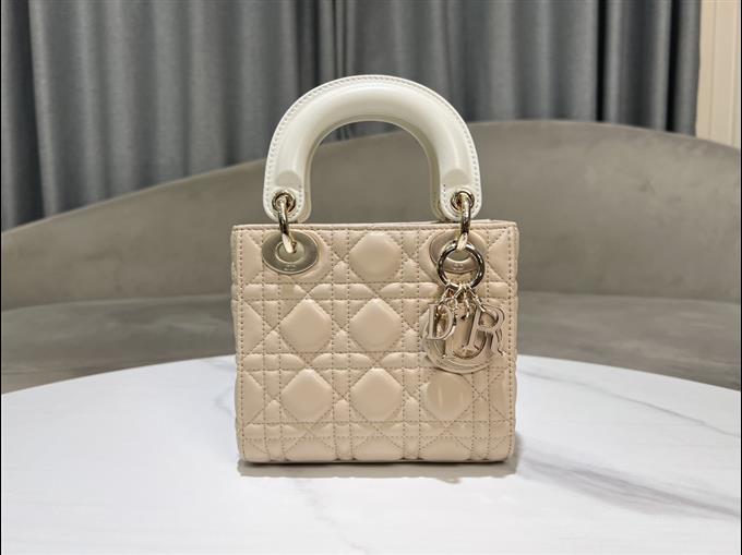 2025228Y700P222952183