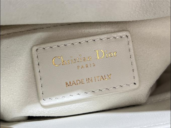 2025228Y700P222952580