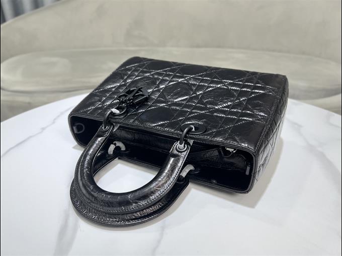 2025228Y750P222422883