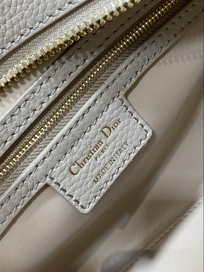 2025228Y750P222423213