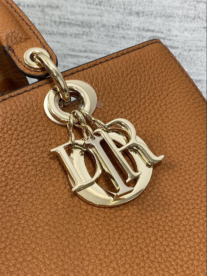 2025228Y750P222423259