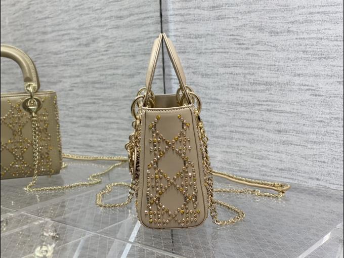 2025228Y1000P222943126