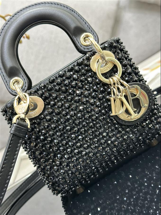 2025228Y1100P222957352