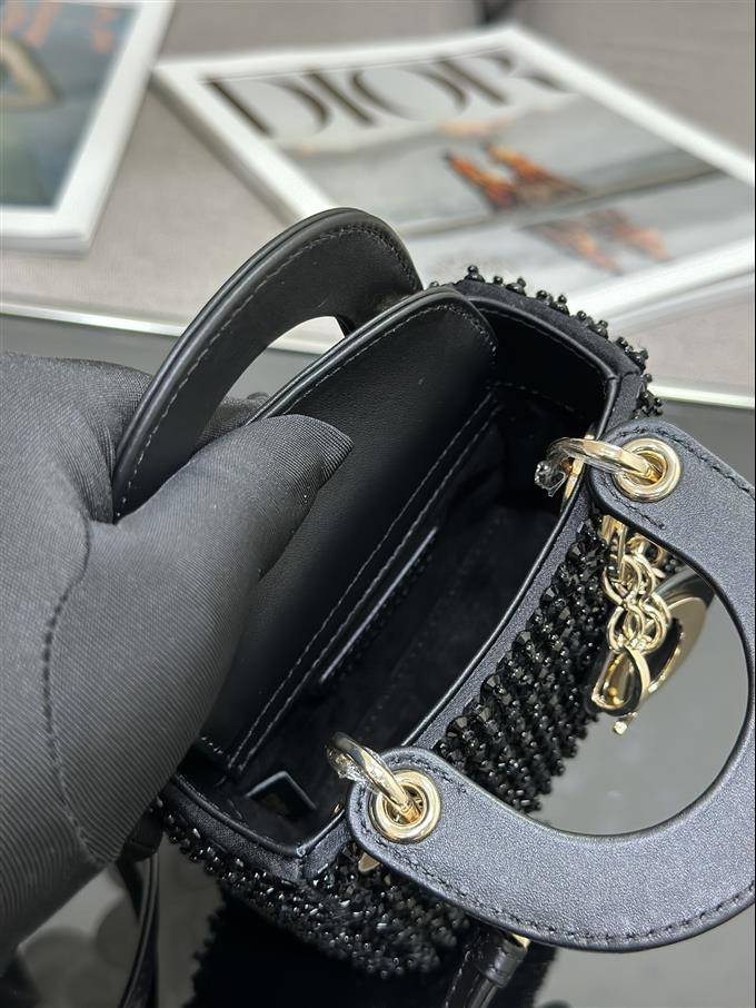 2025228Y1100P222957398