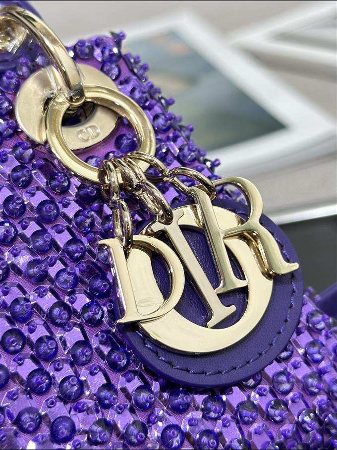 2025228Y1100P22295783