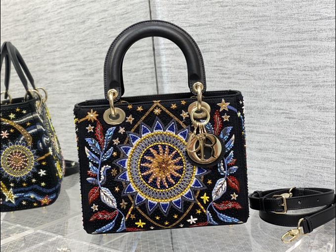 2025228Y1150P222943935