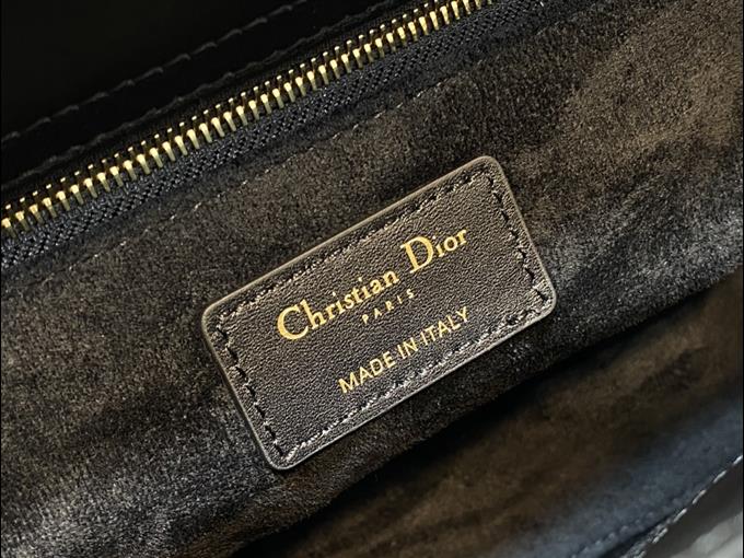 2025228Y1150P222944189