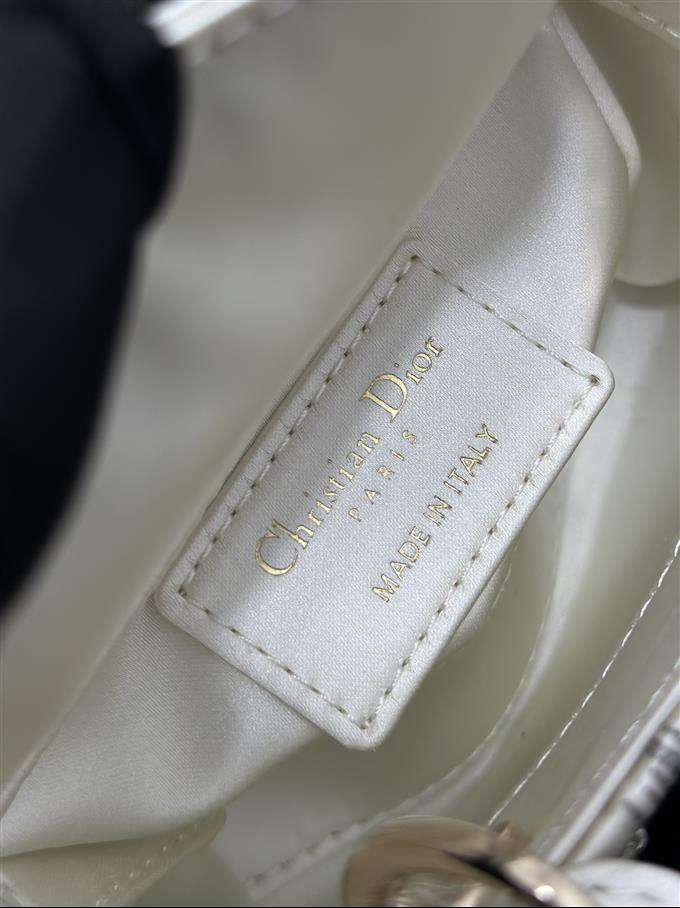 2025228Y1250P222957557