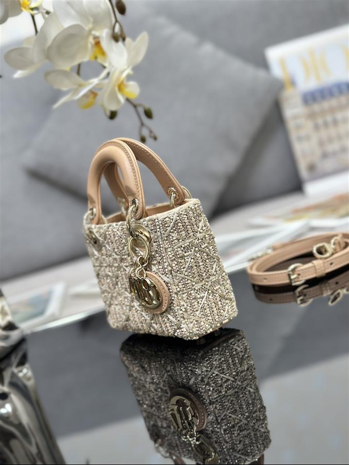 2025228Y1300P222958521