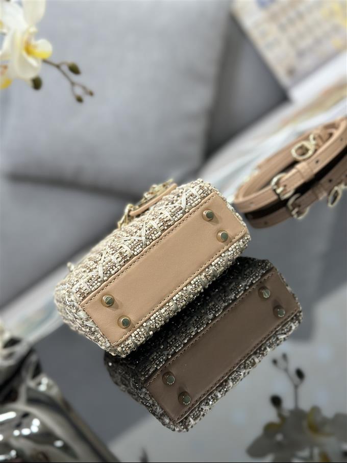 2025228Y1300P222958536