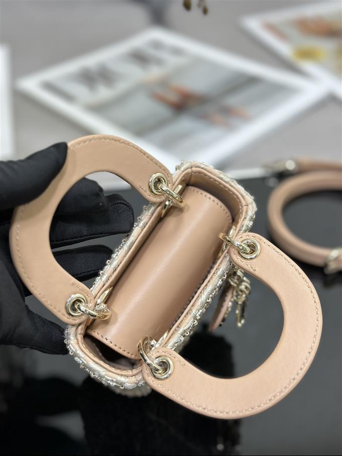 2025228Y1300P222958583