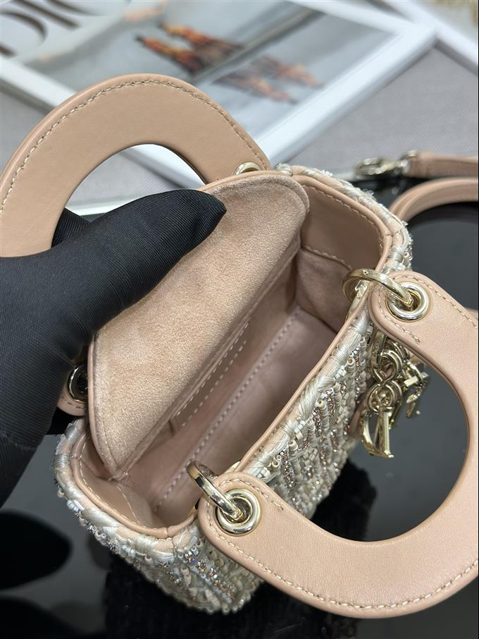 2025228Y1300P222958599