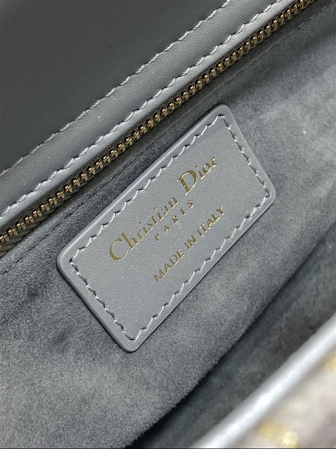 2025228Y1350P222944896