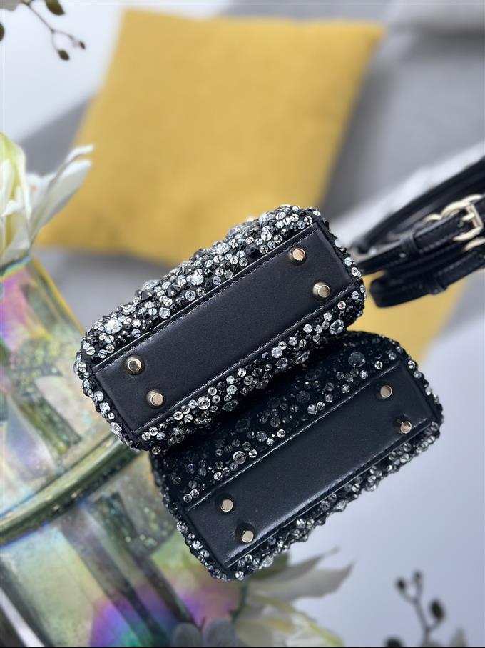 2025228Y1460P222959107