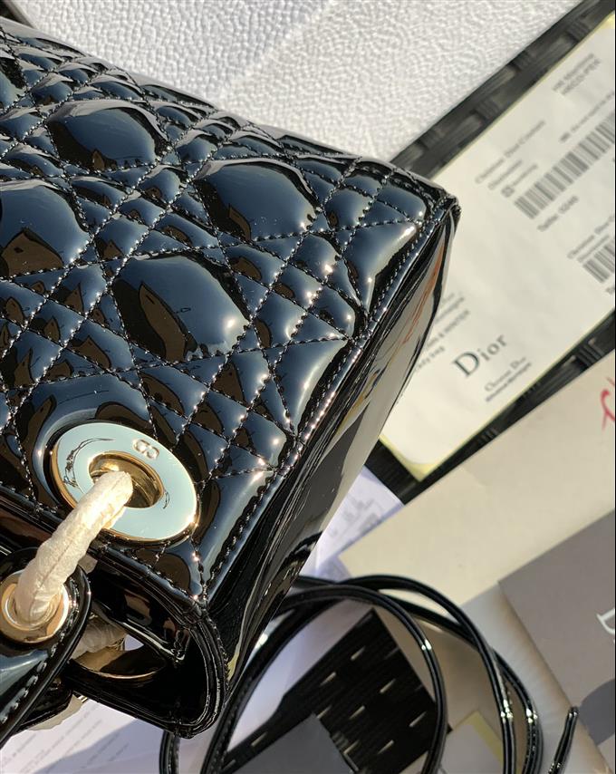 2025228Y900P222942335