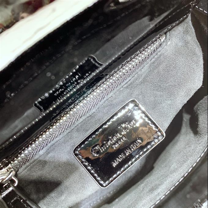 2025228Y900P22295449