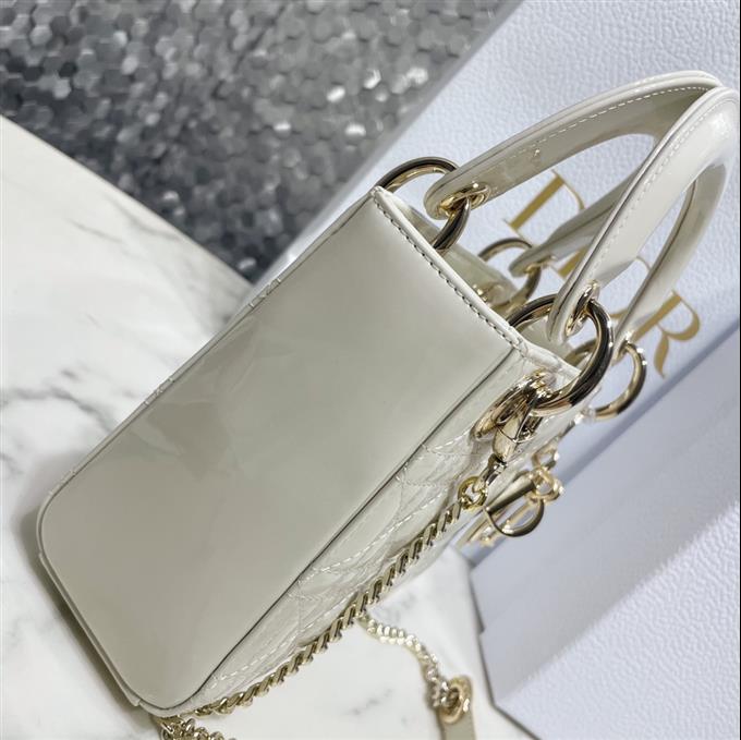 2025228Y900P222955371