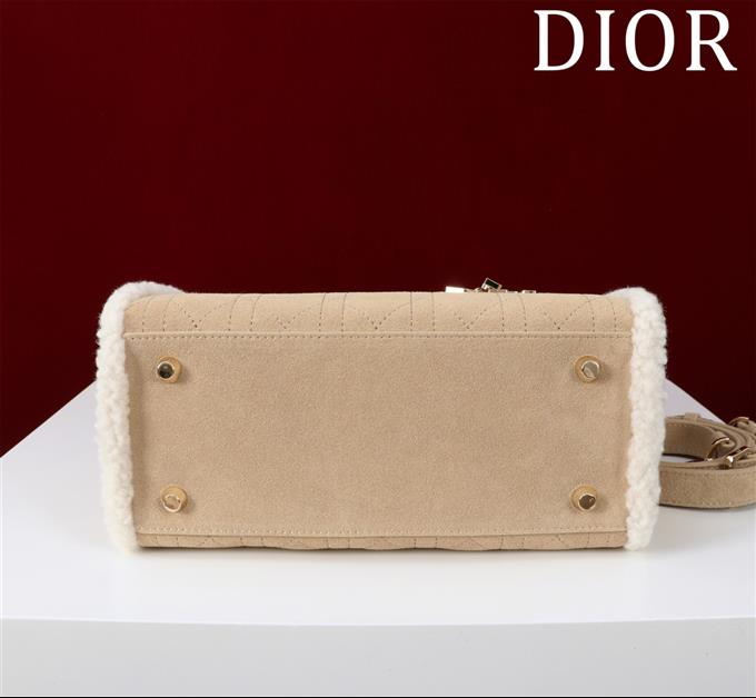 2025228Y900P22295687