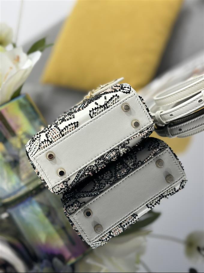 2025228Y900P22300431