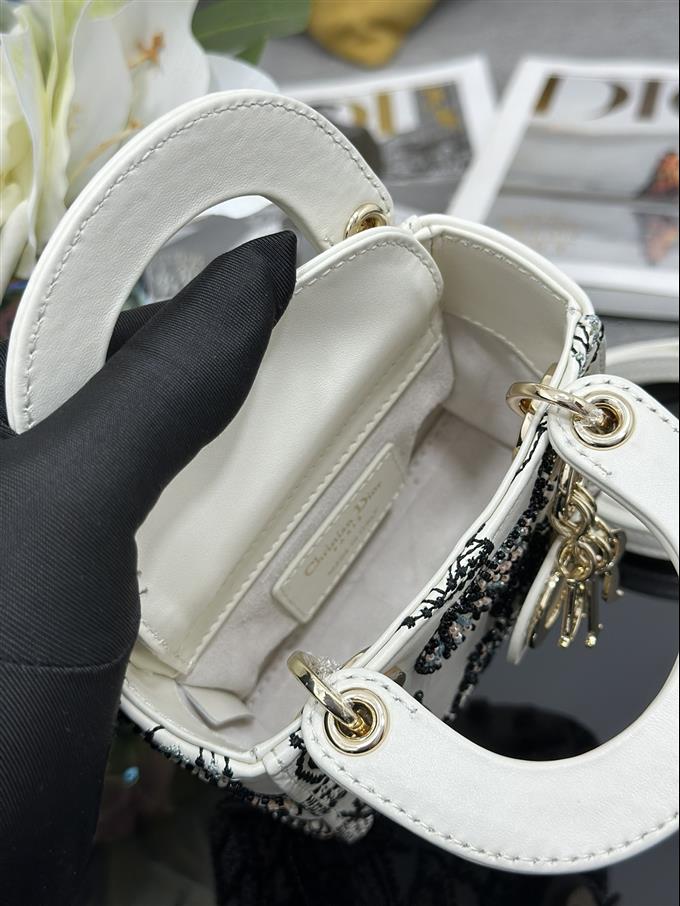 2025228Y900P22300495