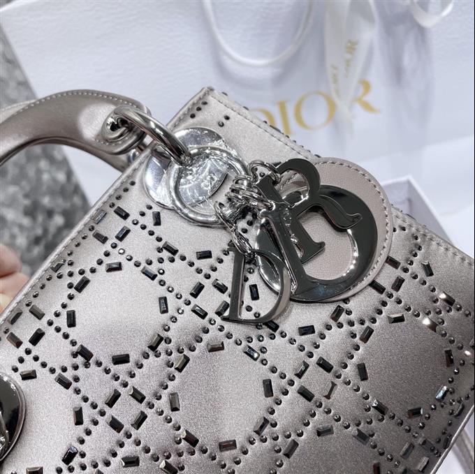 2025228Y950P222956212