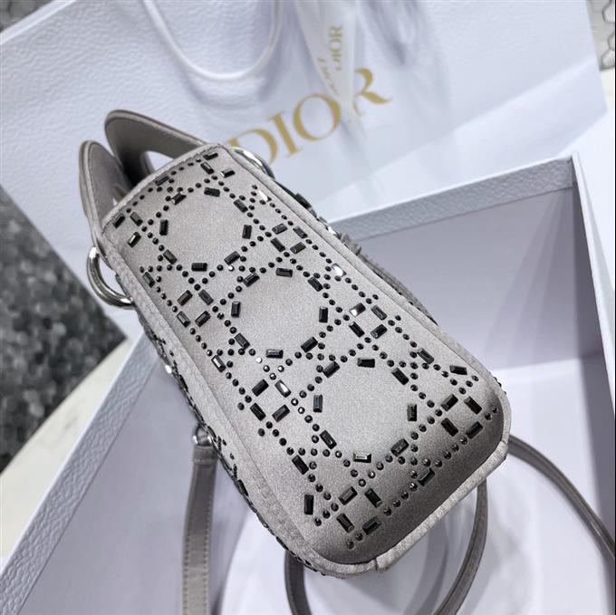 2025228Y950P222956228