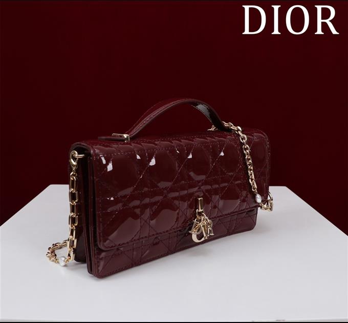 2025228Y600P212910656