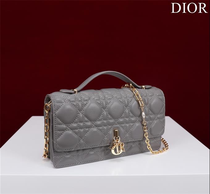 2025228Y600P212910936