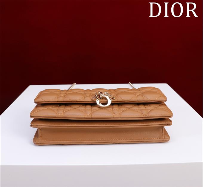 2025228Y600P212912103