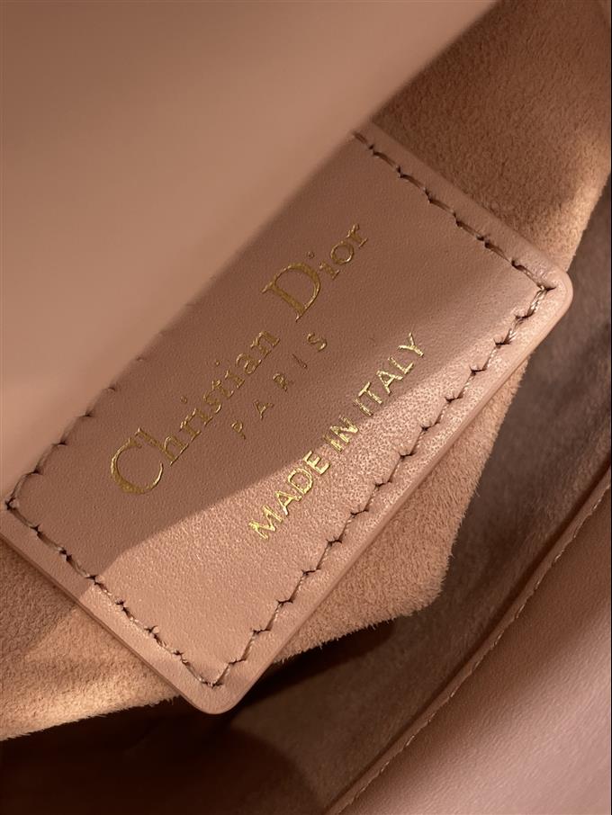 2025228Y1250P212421148