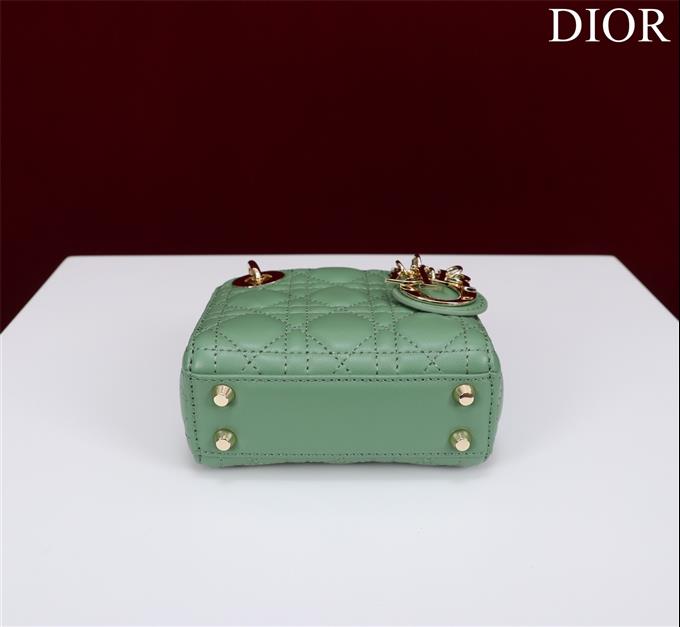 2025228Y580P212422318