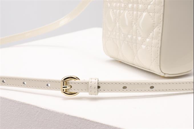 2025228Y580P21242284