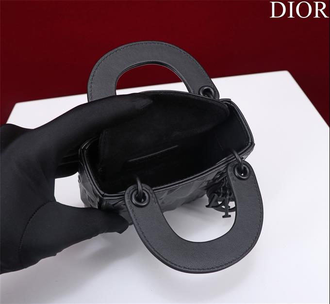 2025228Y600P212425977