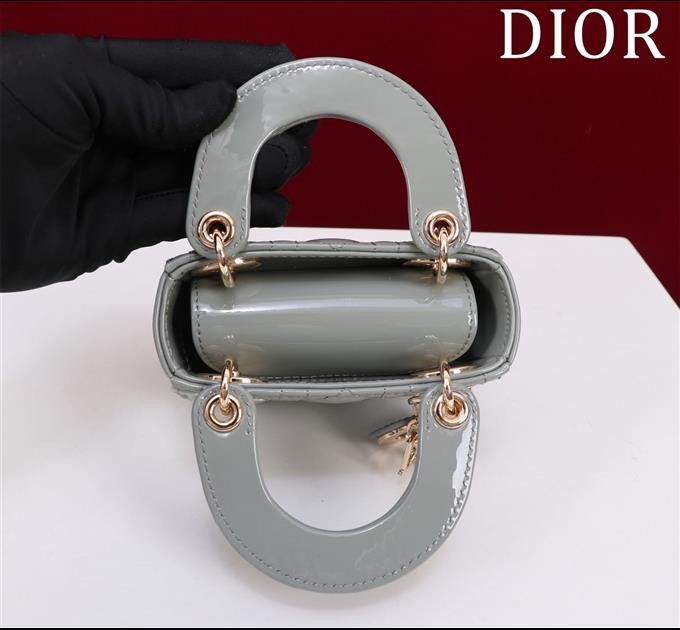 2025228Y600P212426542