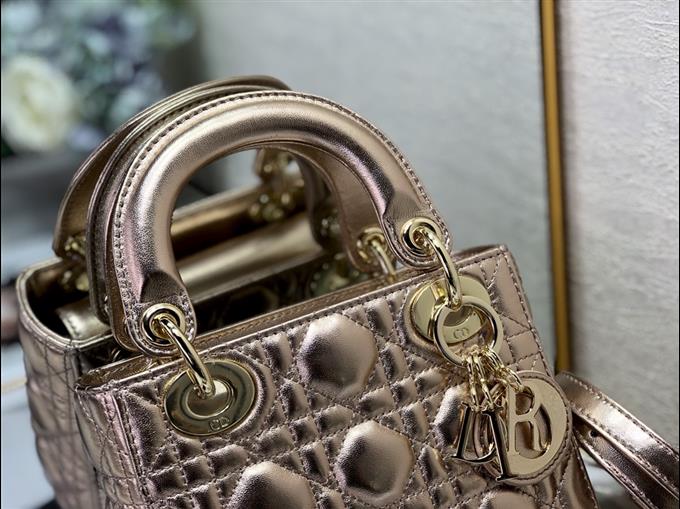 2025228Y650P21125233