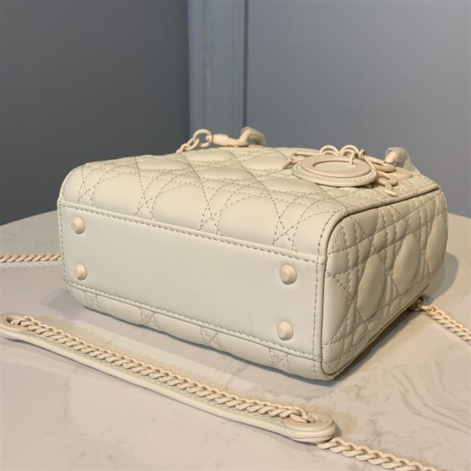 2025228Y650P221844765