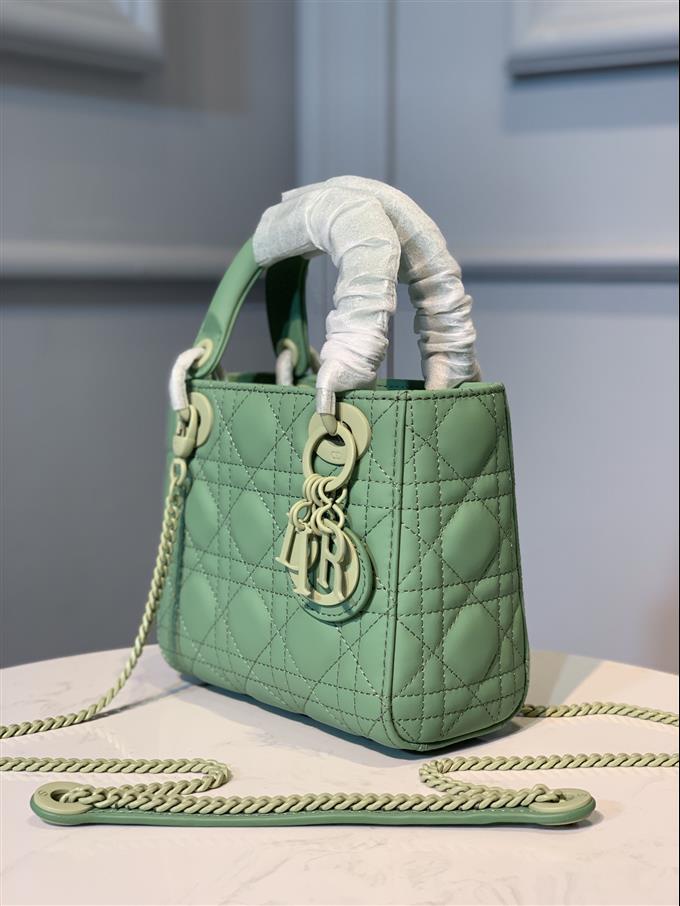 2025228Y650P221844873