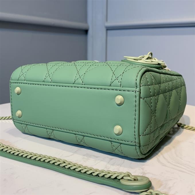 2025228Y650P221844905