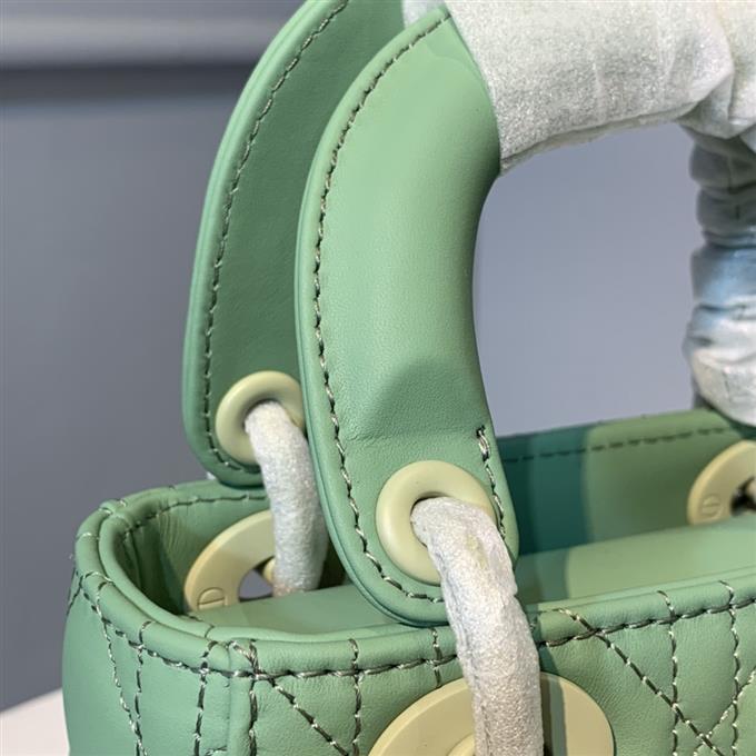 2025228Y650P221844936