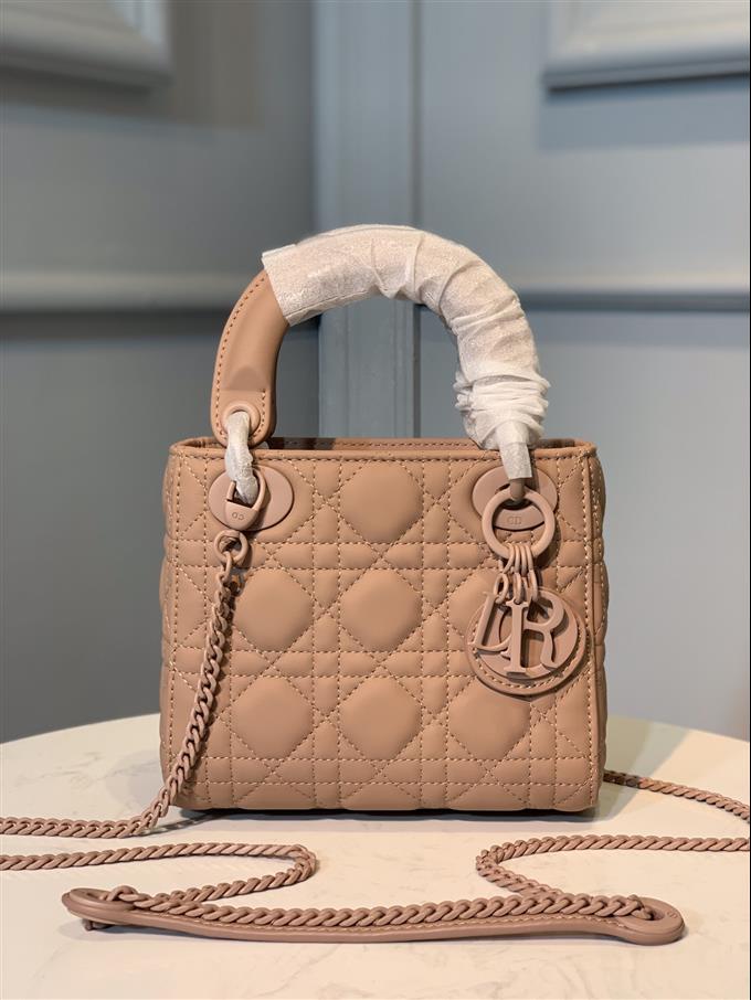 2025228Y650P221845139