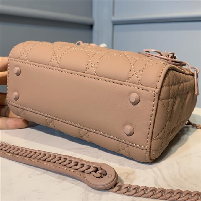 2025228Y650P221845185