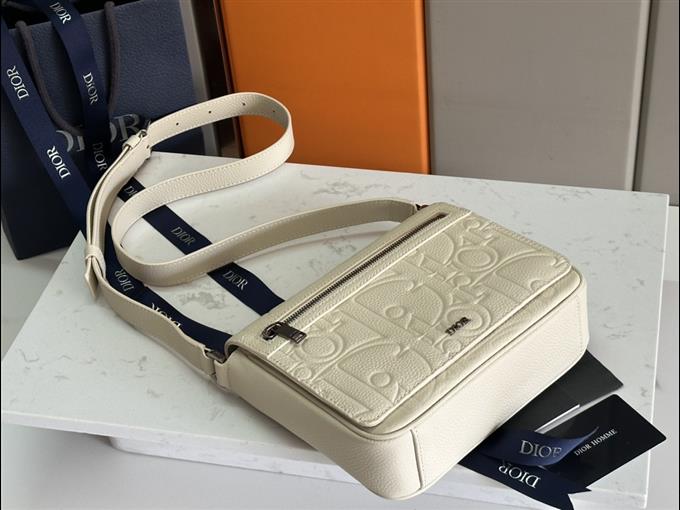 2025228Y550P221559910