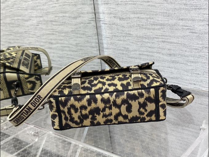 2025228Y600P22121095