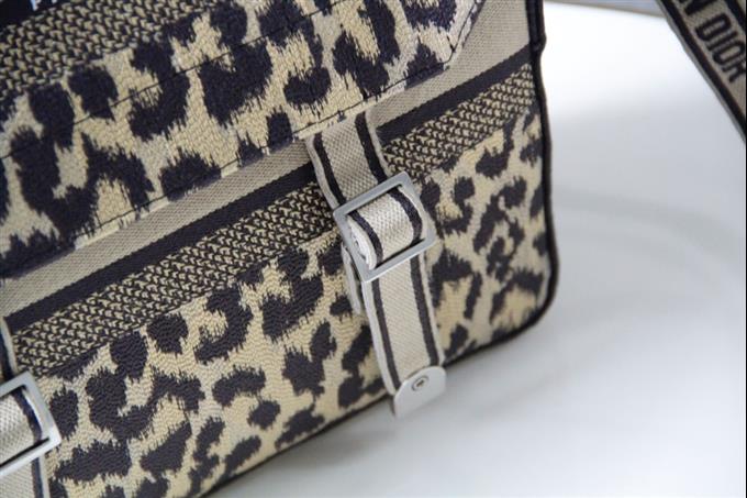 2025228Y650P221211569