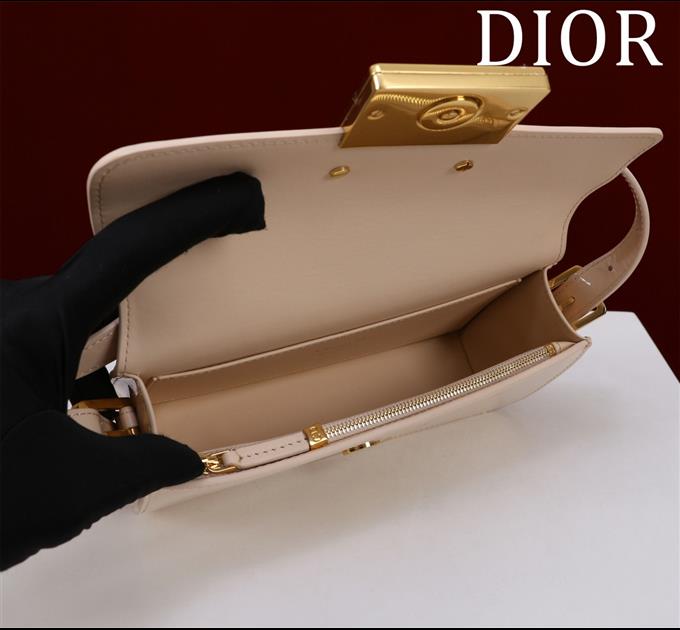 2025228Y600P214940164