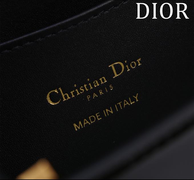 2025228Y600P214940495