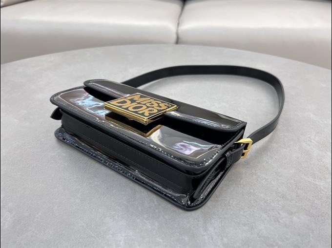 2025228Y600P214940979