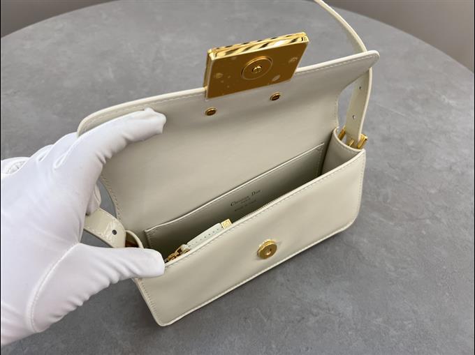 2025228Y600P214941151