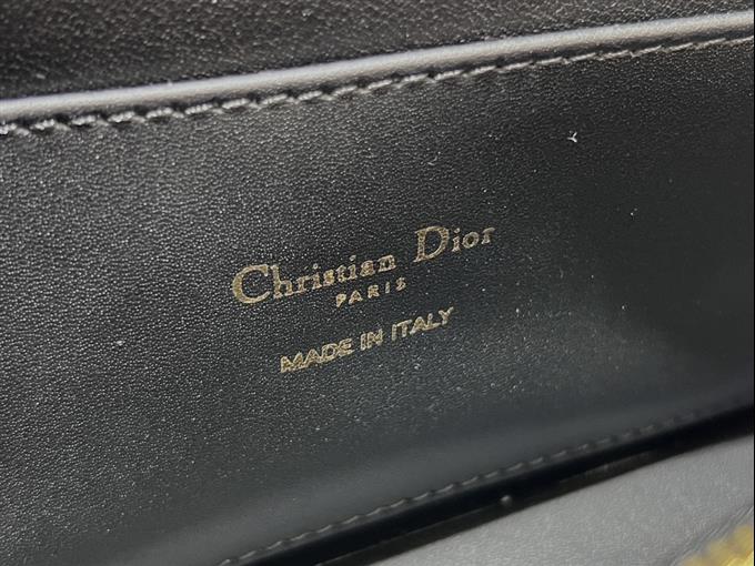 2025228Y650P214942895